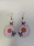 Resin pink daisy teardrop earrings
